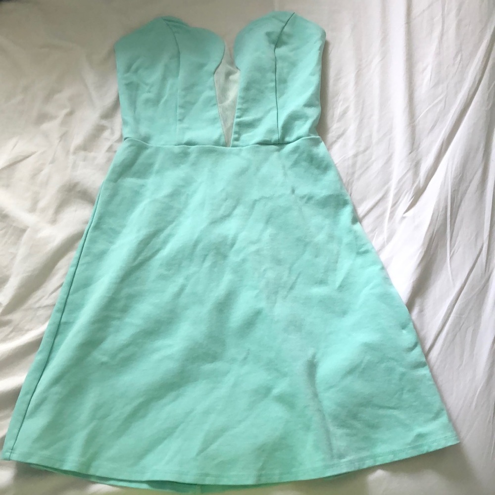 Tobi short strapless dress